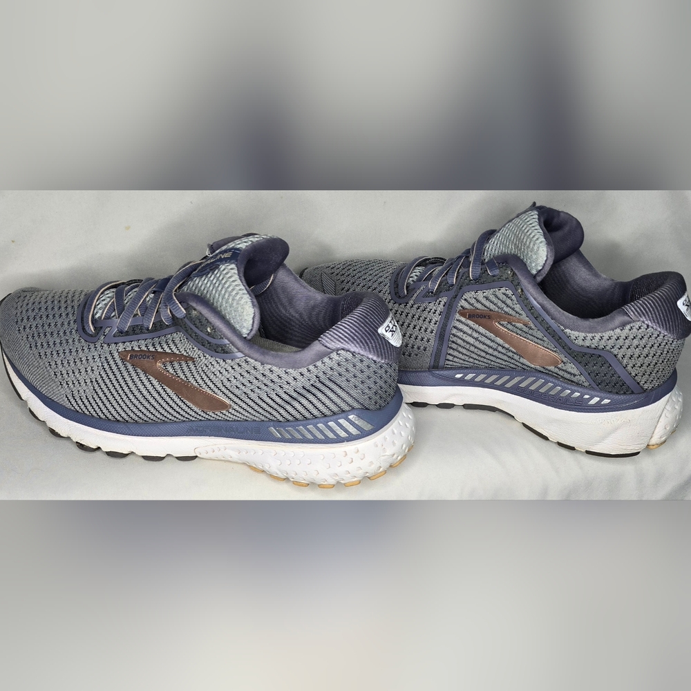 Brooks Adrenaline GTS 20 Women's sz 6.5 gray cushioned running shoe